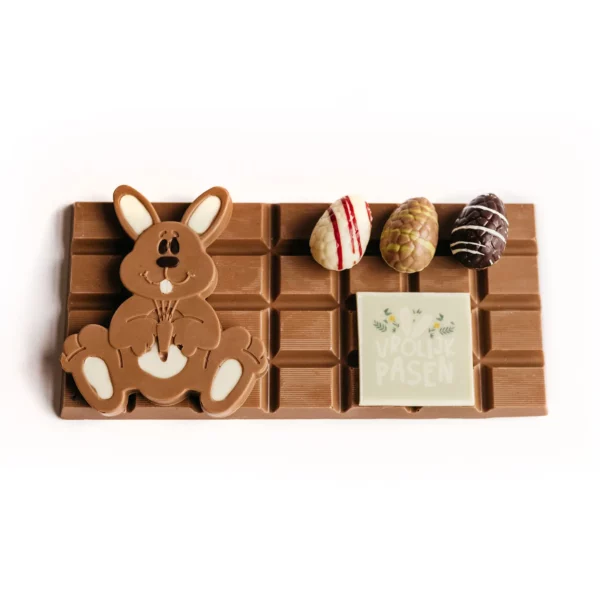 Chocoladereep met paasfiguurtje en bonboneitjes